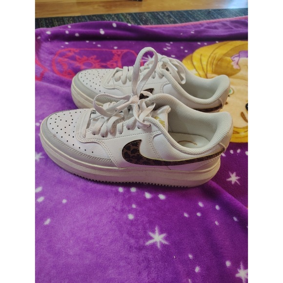 Nike Court Vision Low Shoes Womens Size 8 White Leather Cheetah Print Sneaker - Picture 1 of 6